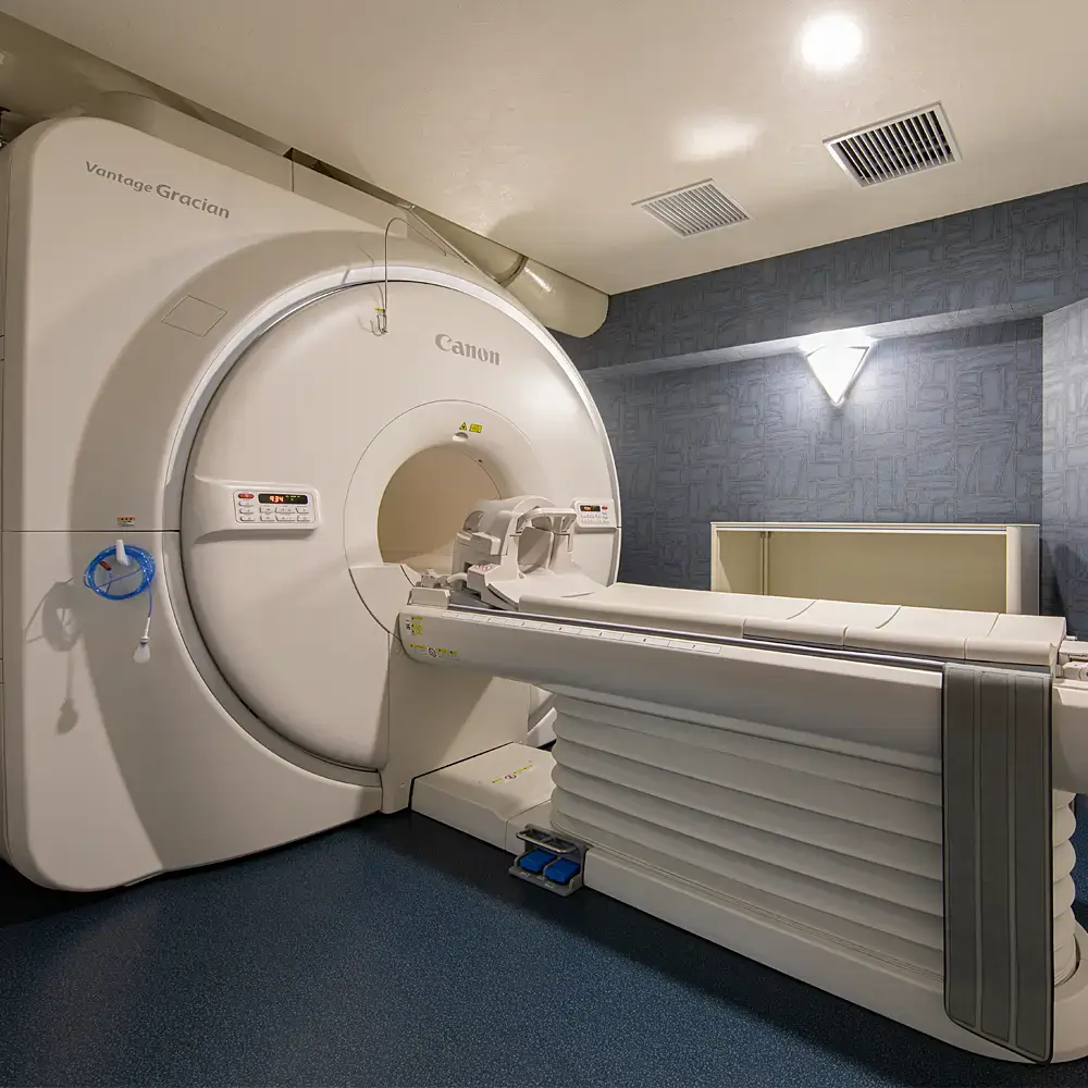 旭川市大町の整形外科・スポーツクリニック 最新のMRIと医療機器の写真